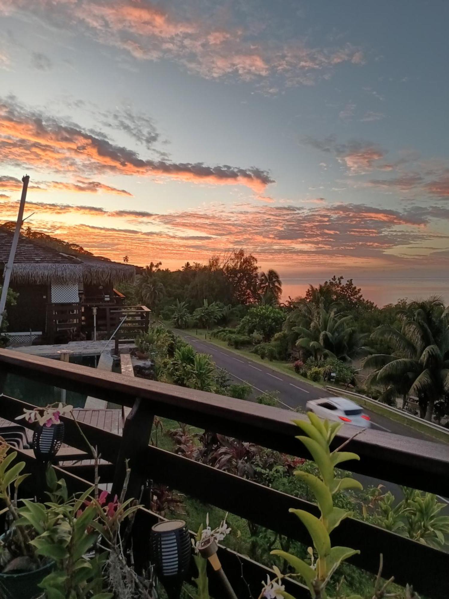 Tehuarupe Surf Studios Haapiti エクステリア 写真