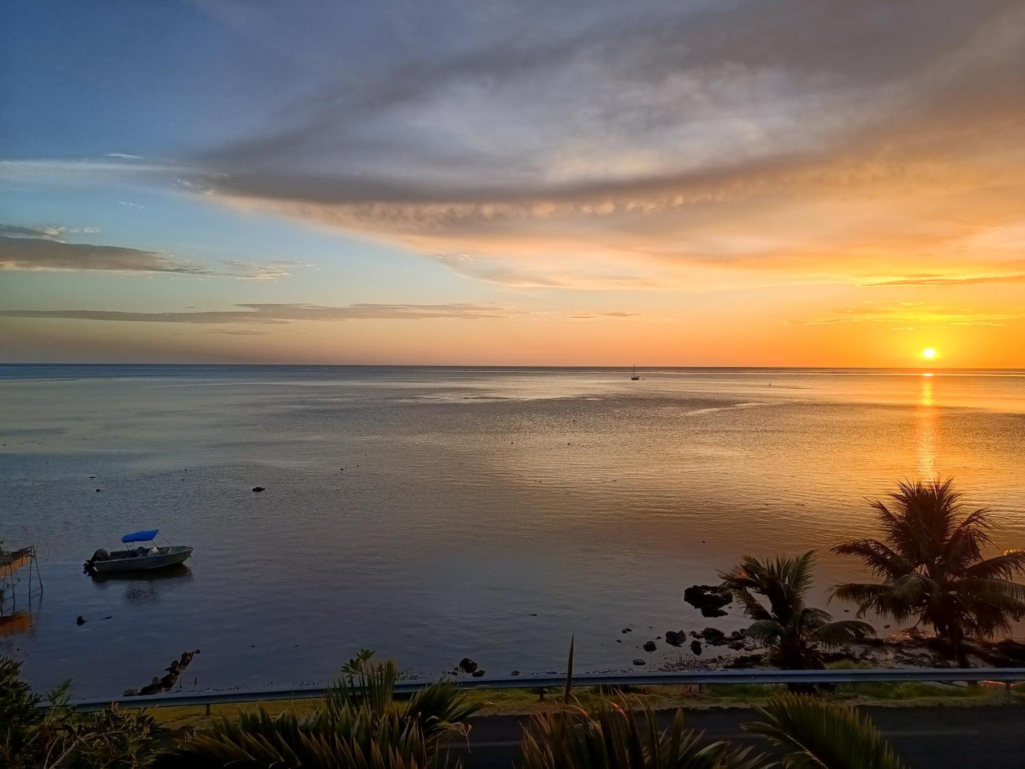Tehuarupe Surf Studios Haapiti エクステリア 写真